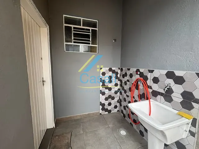 Casa 1 quarto e 1 banheiro, para alugar, no bairro Jardim Rene em São Roque
