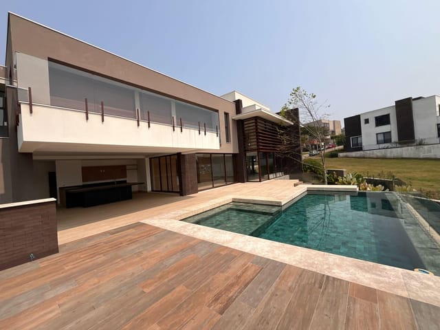 Casa com 1010m² 4 quartos e 7 banheiros, à venda, no bairro Tamboré em Santana de Parnaíba