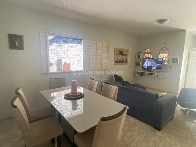 Casa 6 quartos e 2 banheiros, à venda, no bairro Fátima em Teresina