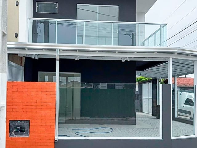 Casa 2 quartos e 2 banheiros, à venda, no bairro Itacolomi em Balneário Piçarras