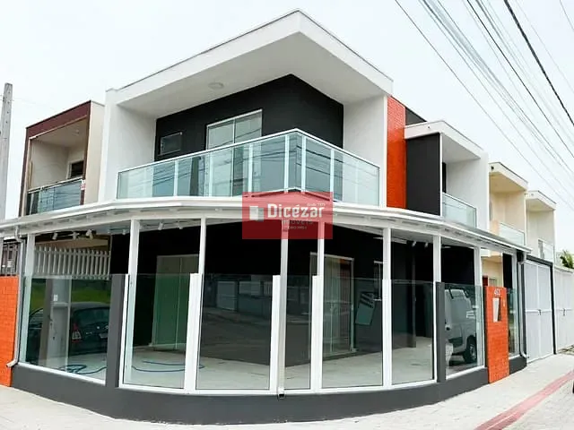 Casa 2 quartos e 2 banheiros, à venda, no bairro Itacolomi em Balneário Piçarras