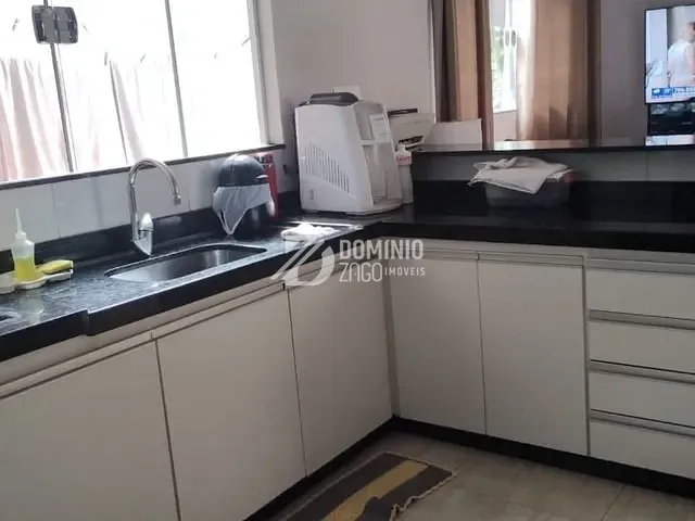 Casa com 200m² 3 quartos e 3 banheiros, à venda, no bairro Alfredo Freire II em Uberaba