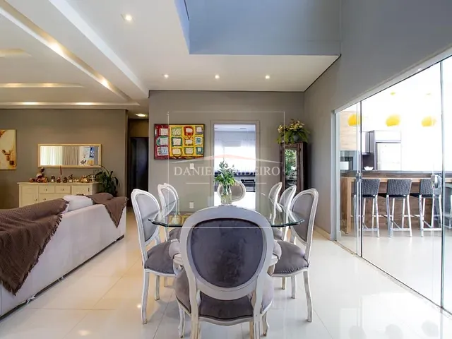 Casa com 667m² 4 quartos e 5 banheiros, à venda, no bairro Esperança em Londrina