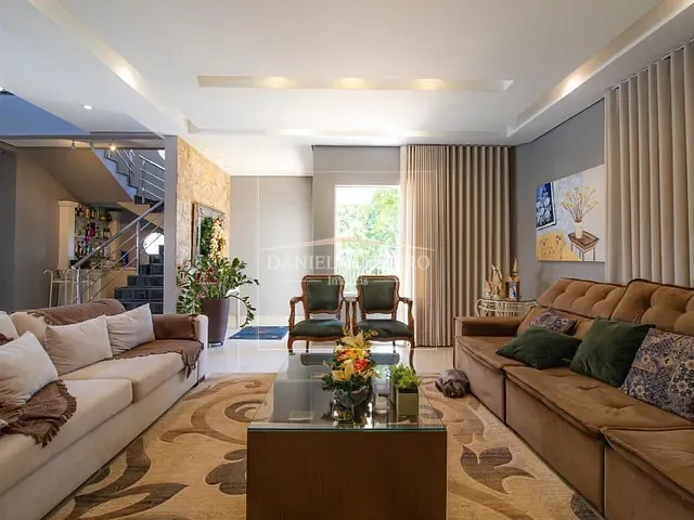 Casa com 667m² 4 quartos e 5 banheiros, à venda, no bairro Esperança em Londrina