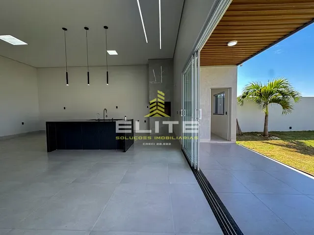 Casa 3 quartos e 2 banheiros, à venda, no bairro Jardim dos Ipês em Sorriso