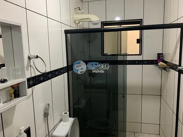 Casa com 250m² 3 quartos e 1 banheiro, à venda, no bairro Marabá em Londrina