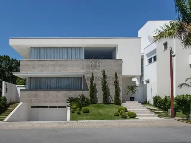 Casa 4 quartos e 5 banheiros, à venda, no bairro Jurerê em Florianópolis