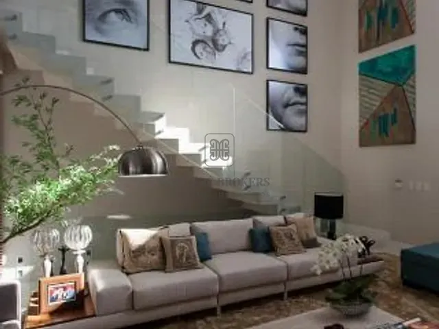 Casa 4 quartos e 5 banheiros, à venda, no bairro Jurerê em Florianópolis