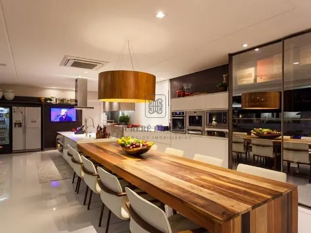 Casa 4 quartos e 5 banheiros, à venda, no bairro Jurerê em Florianópolis