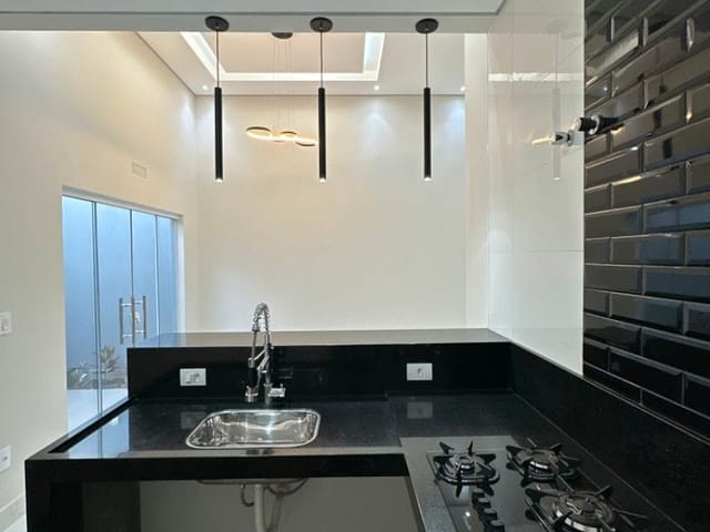 Casa com 150m² 3 quartos e 1 banheiro, à venda, no bairro Parque Residencial Jaguari em Americana