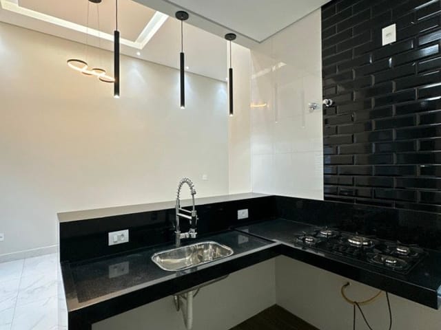 Casa com 150m² 3 quartos e 1 banheiro, à venda, no bairro Parque Residencial Jaguari em Americana