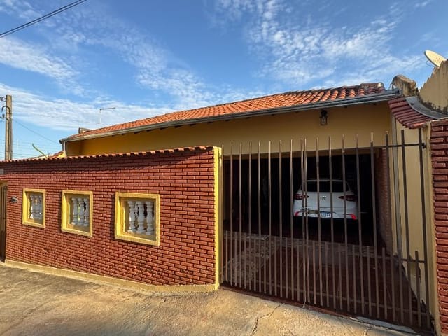 Casa com 300m² 4 quartos e 4 banheiros, à venda, no bairro Vila Doutor Laurindo em Tatuí