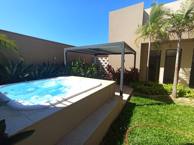 Casa com 360m² 3 quartos e 3 banheiros, à venda, no bairro Setor Cristina II Expansão em Trindade