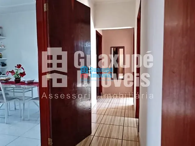 Casa com 240m² 3 quartos e 2 banheiros, à venda, no bairro Centro em Guaxupé