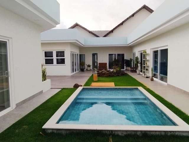 Casa com 750m² 5 quartos e 6 banheiros, à venda, no bairro Zona de Expansão (Olhos D'Agua) em Barra dos Coqueiros