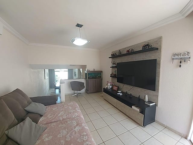 Sobrado com 422m² 4 quartos e 6 banheiros, à venda, no bairro Jardins Madri em Goiânia