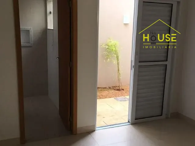 Casa com 183m², à venda, no bairro Jardim das Carobeiras em Votuporanga