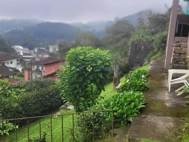 Casa com 853m² 3 quartos e 2 banheiros, à venda, no bairro Quitandinha em Petrópolis