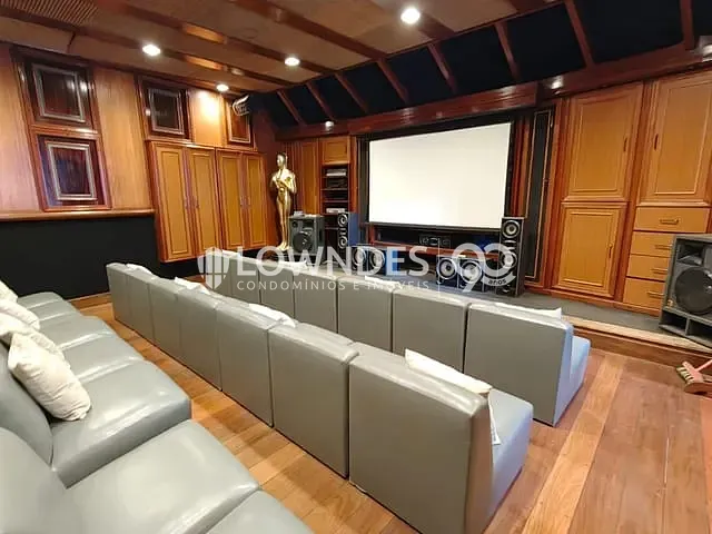 Casa 4 quartos e 8 banheiros, à venda, no bairro Cosme Velho em Rio de Janeiro