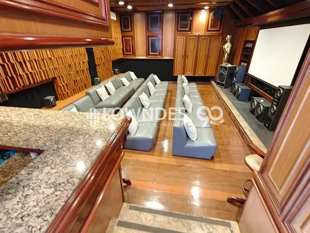 Casa 4 quartos e 8 banheiros, à venda, no bairro Cosme Velho em Rio de Janeiro