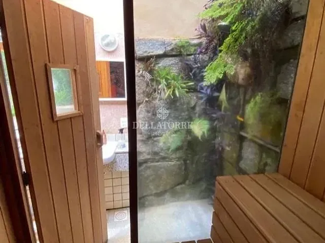 Casa com 890m² 4 quartos e 3 banheiros, para alugar, no bairro Alto em Teresópolis