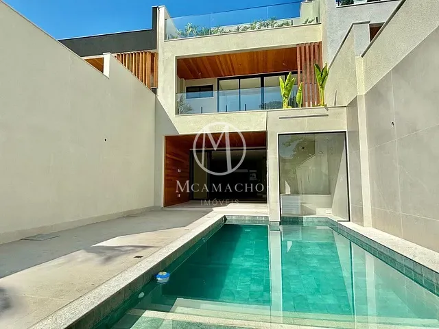 Casa 4 quartos e 6 banheiros, à venda, no bairro Barra da Tijuca em Rio de Janeiro