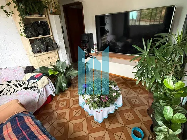Casa 4 quartos e 2 banheiros, à venda, no bairro Jardim Esperança em Poços de Caldas
