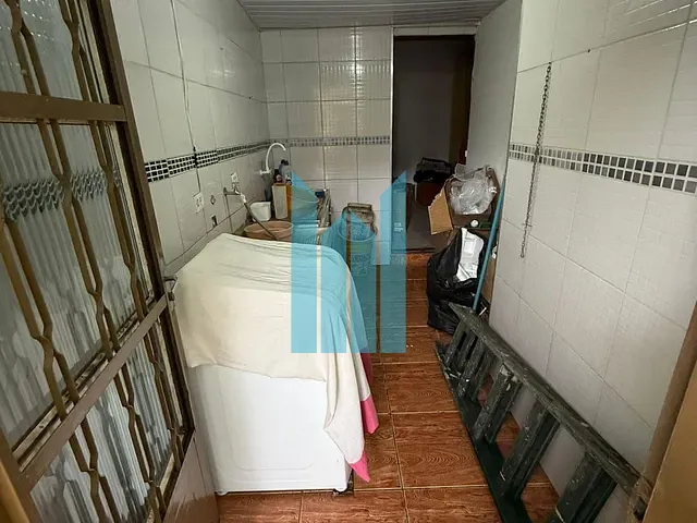 Casa 4 quartos e 2 banheiros, à venda, no bairro Jardim Esperança em Poços de Caldas