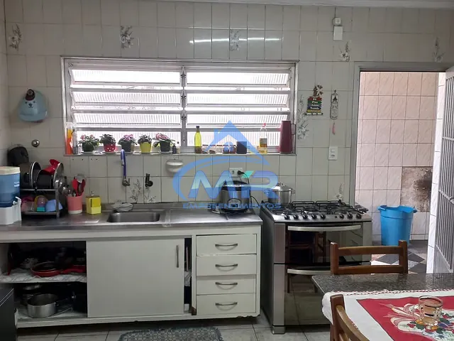 Casa com 300m² 4 quartos e 2 banheiros, à venda, no bairro Vila Buenos Aires em São Paulo