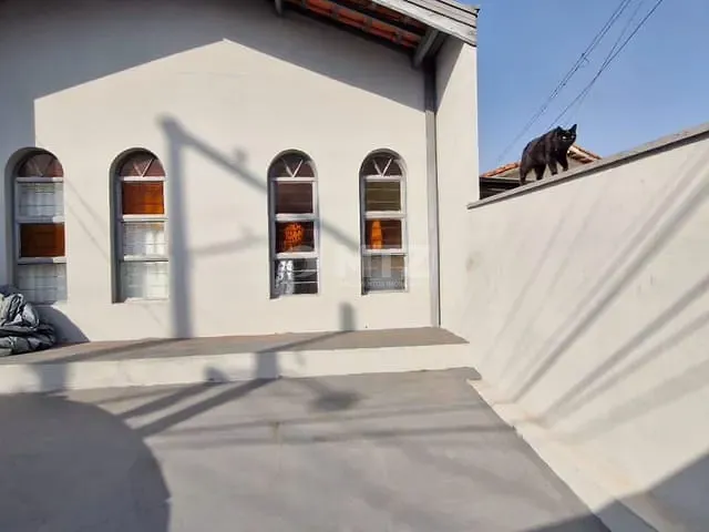 Casa com 250m² 3 quartos e 2 banheiros, à venda, no bairro Vila Casa Branca em Botucatu