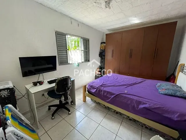 Casa com 300m² 3 quartos e 2 banheiros, à venda, no bairro Jardim São Francisco em Santa Bárbara d'Oeste