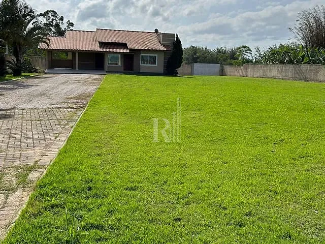Casa 2 quartos e 2 banheiros, para alugar, no bairro Pernambuco em Tijucas