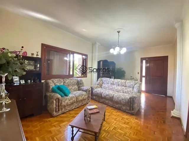 Casa com 297m² 3 quartos e 3 banheiros, à venda, no bairro Centro em Ijuí