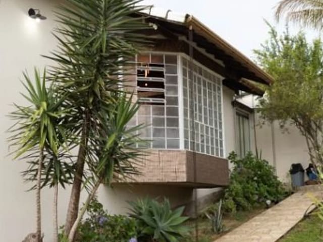 Casa com 1560m² 5 quartos e 2 banheiros, à venda, no bairro Santa Cruz em Juiz de Fora