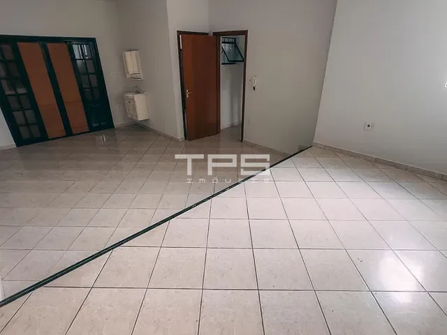 Casa com 295m² 3 quartos e 2 banheiros, à venda, no bairro São Benedito em Guaratinguetá