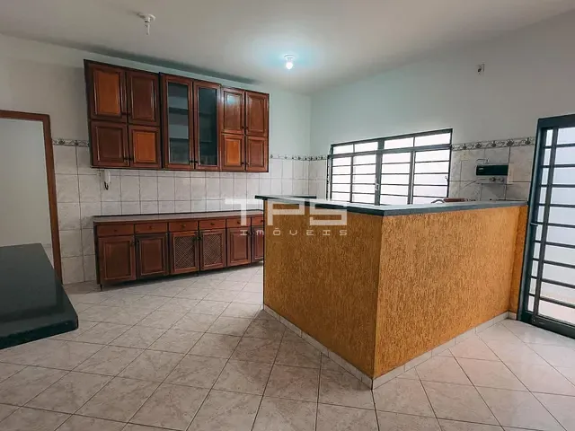 Casa com 295m² 3 quartos e 2 banheiros, à venda, no bairro São Benedito em Guaratinguetá