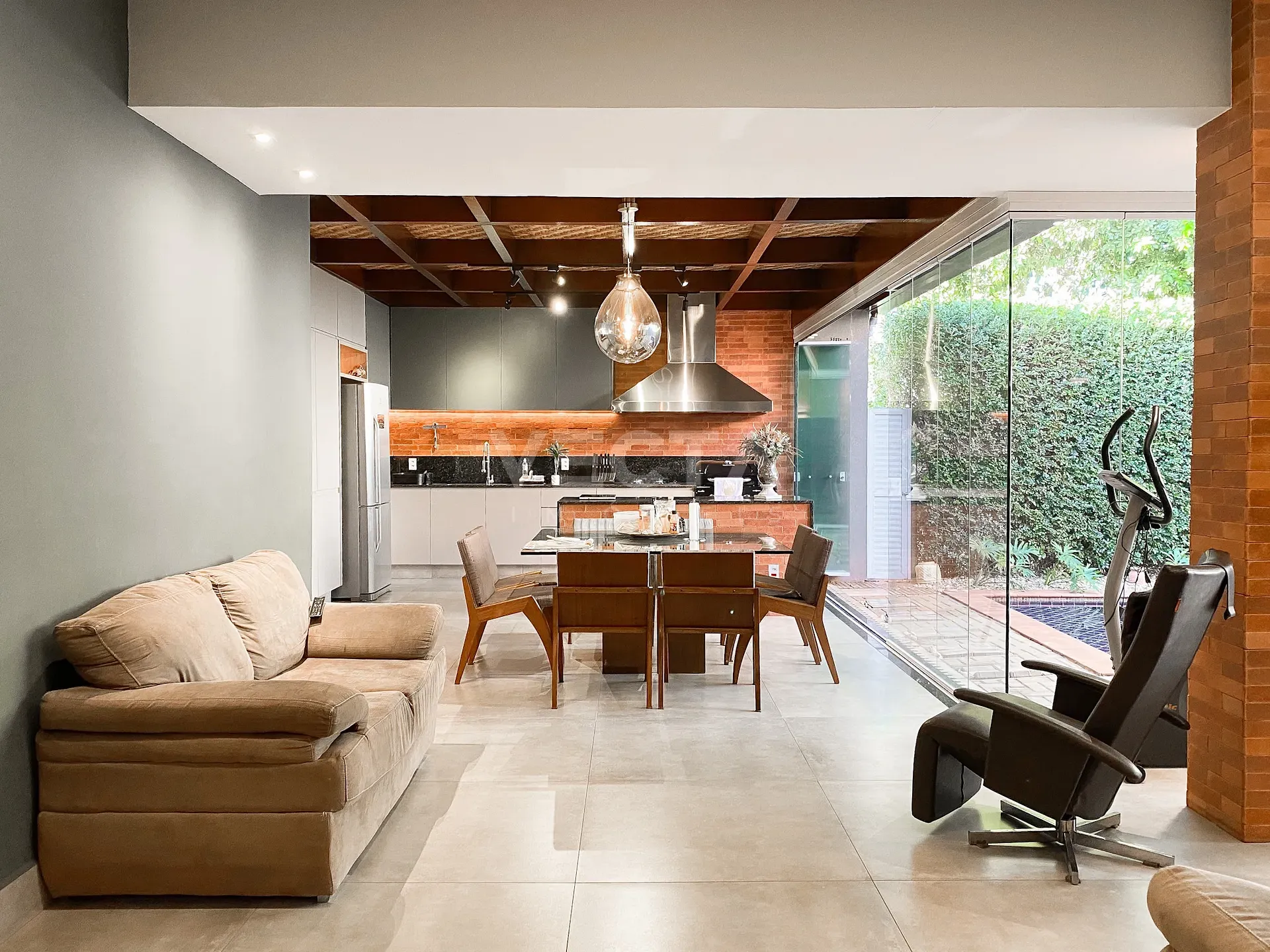 Casa, 4 quartos, 289 m² - Foto 1