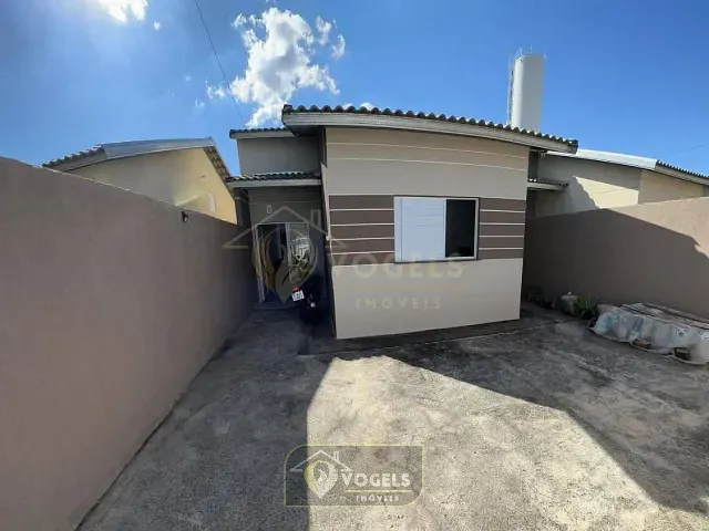 Casa 2 quartos e 1 banheiro, à venda, no bairro Residencial Van Den Broek em Holambra