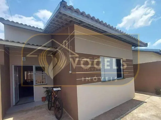 Casa 2 quartos e 1 banheiro, à venda, no bairro Residencial Van Den Broek em Holambra