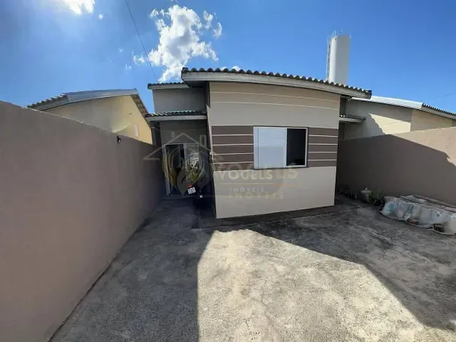 Casa 2 quartos e 1 banheiro, à venda, no bairro Residencial Van Den Broek em Holambra