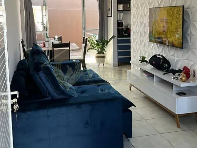 Casa 2 quartos e 1 banheiro, à venda, no bairro Residencial Van Den Broek em Holambra