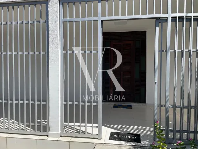 Casa 6 quartos e 4 banheiros, para alugar, no bairro Cabo Branco em João Pessoa