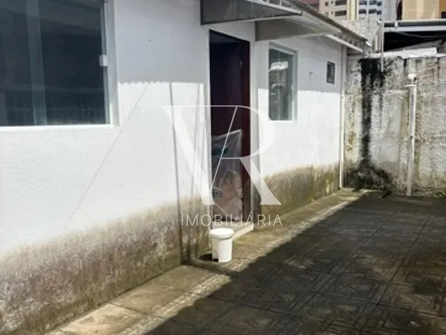 Casa 6 quartos e 4 banheiros, para alugar, no bairro Cabo Branco em João Pessoa