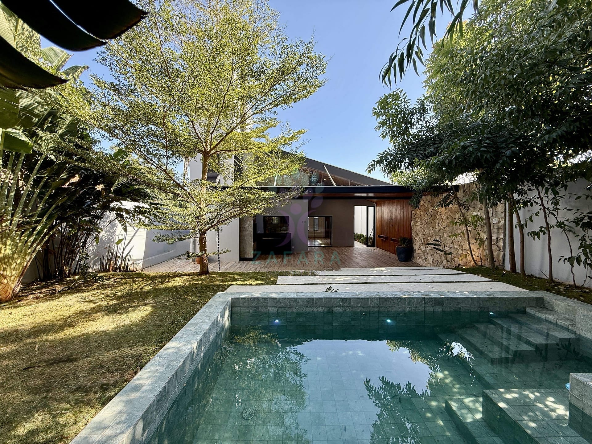 Casa à venda com 3 quartos, 185m² - Foto 1