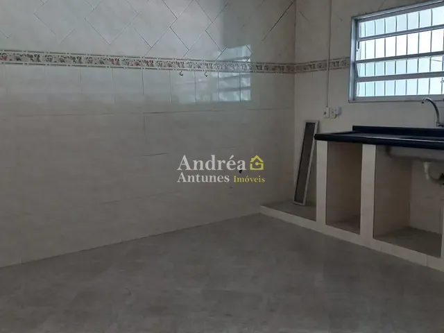 Casa com 300m² 3 quartos e 2 banheiros, à venda, no bairro Peró em Cabo Frio