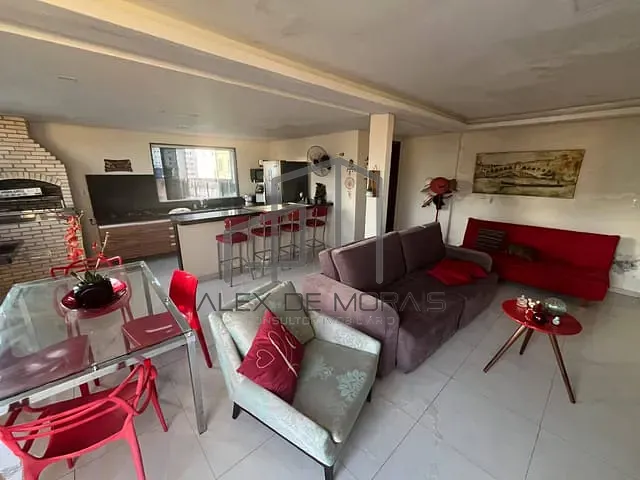 Casa com 164m² 4 quartos e 4 banheiros, à venda, no bairro Centro em Vitória