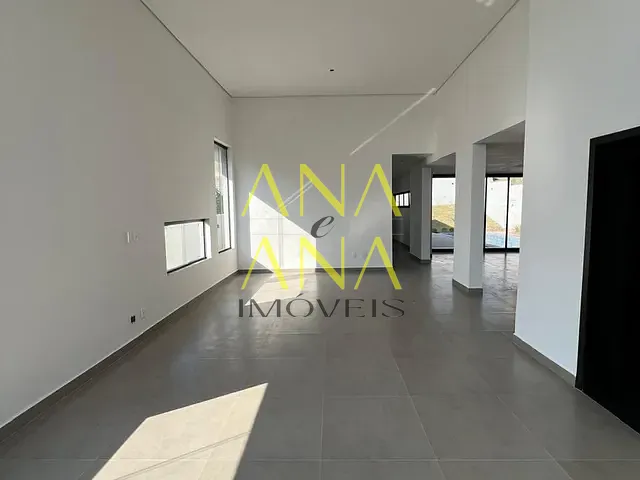 Casa com 600m² 3 quartos e 5 banheiros, à venda, no bairro Condomínio Terras de Santa Cruz em Bragança Paulista