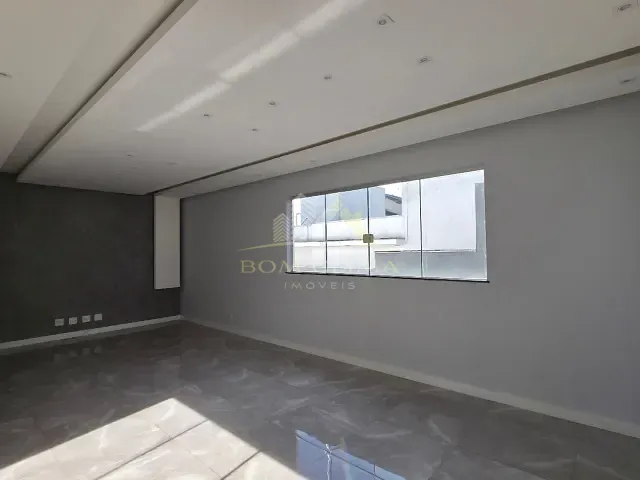 Casa 4 quartos e 4 banheiros, para alugar, no bairro Grama em Juiz de Fora