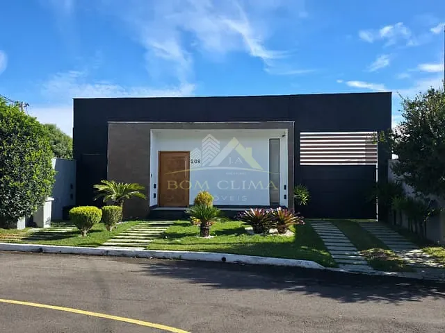 Casa 4 quartos e 4 banheiros, para alugar, no bairro Grama em Juiz de Fora
