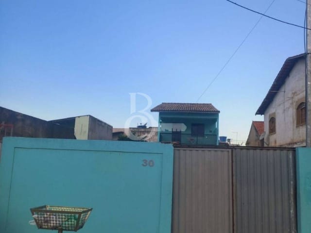 Casa com 140m² 3 quartos e 2 banheiros, à venda, no bairro Parque Jóquei Club em Campos dos Goytacazes